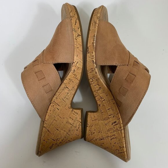 Clarks Cork Heeled Open Toe Sandals with Flower in Tan Size 9.5 - Picture 6 of 9